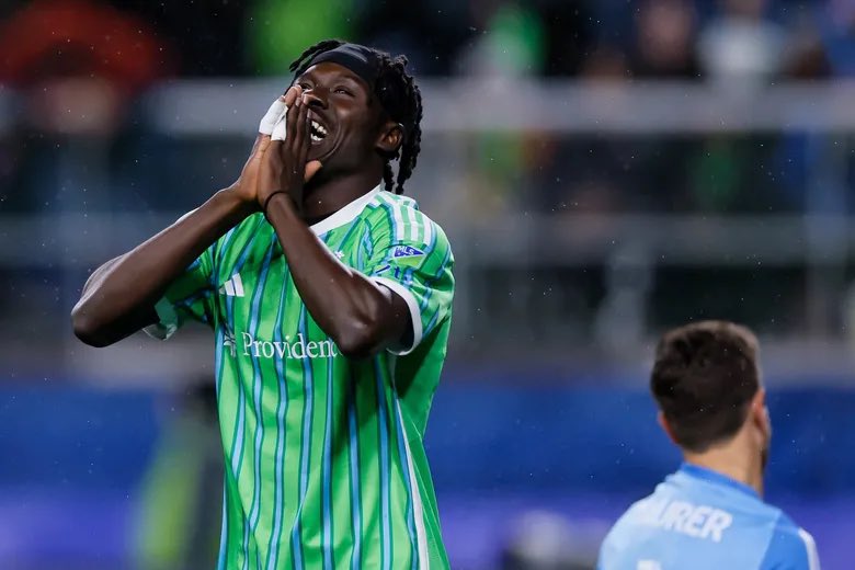 Tom Bogert tweet media