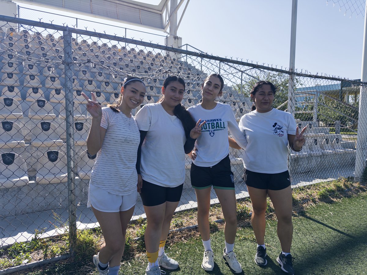 udg_oficial's tweet image. Nuestros estudiantes demostraron sus habilidades con el balón ⚽️ durante el torneo nacional de dominadas y cascaritas 🥅, 🇲🇽, organizado por el @imjuvemx.
Conoce cómo se vivió este #Tequios #MundialSocial en nuestra #RedUdeG. 📸
#JóvenesTransformandoMéxico #JaliscoEsUdeG