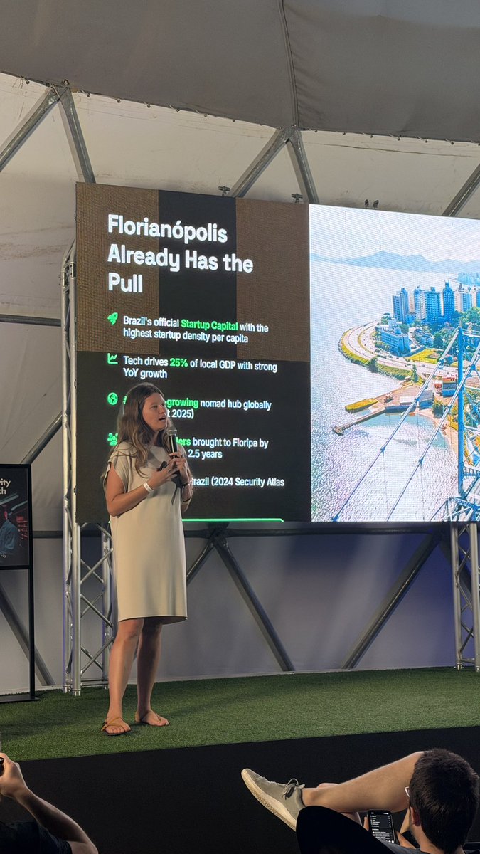 Gonçalo Hall tweet media