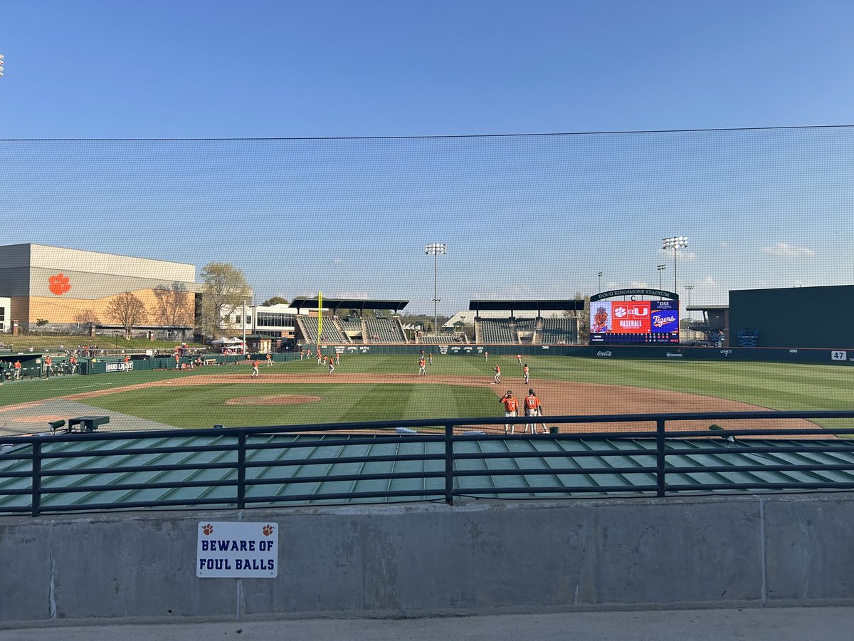 BrianLaw1987's tweet photo. Back at DKS for @ClemsonBaseball! Tigers, let’s get some runs! #Team129 #LFG https://t.co/DsOAHjkndI