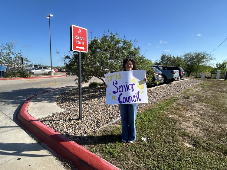 MM_BucNation's tweet photo. Come out to support our Buc Senior Council tonight at Chick-Fil-A on Saratoga between the hours of 5 and 8 PM! Your support is appreciated! https://t.co/3JmK8r4ezU