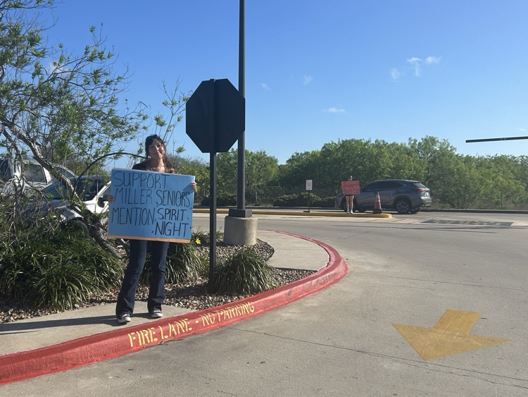 MM_BucNation's tweet photo. Come out to support our Buc Senior Council tonight at Chick-Fil-A on Saratoga between the hours of 5 and 8 PM! Your support is appreciated! https://t.co/3JmK8r4ezU