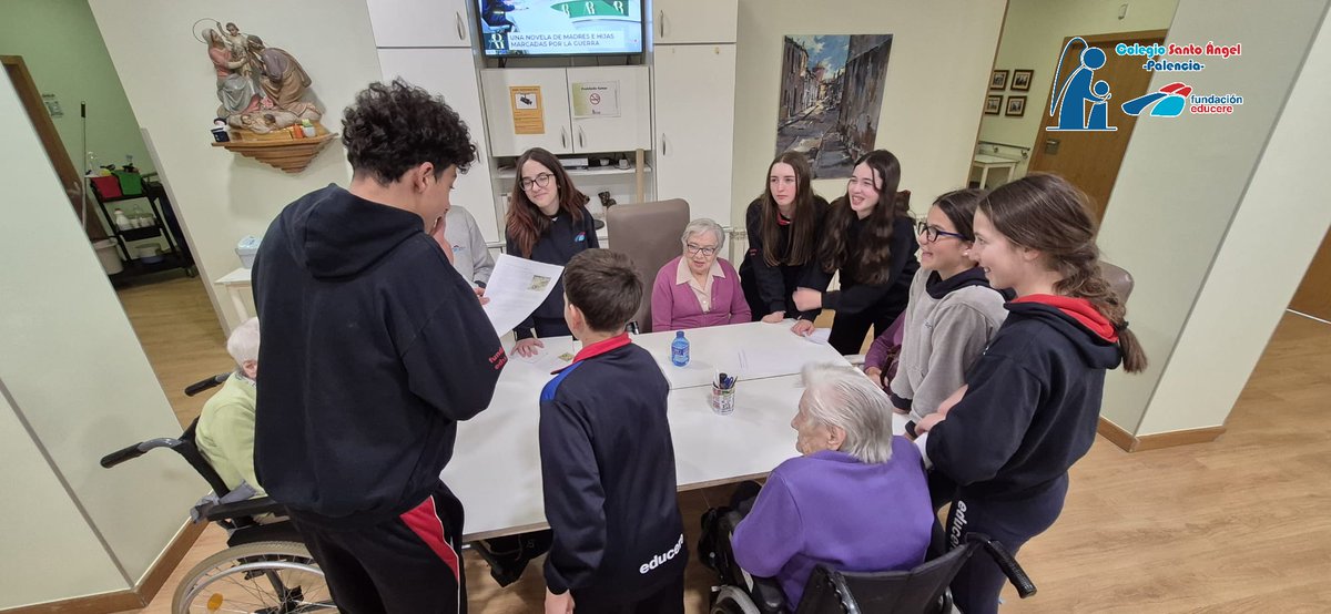 SantoAngelPal's tweet photo. 1ºB ESO ha vivido una jornada inolvidable en la residencia de San Antonio de Padua.Entre risas e historias de vida,los muros generacionales se han derribado por completo.Hay lecciones que no se aprenden en los libros, sino escuchando con el corazón #somoseducere @FundEducere https://t.co/eYxLRURB4F
