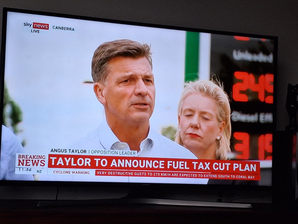 Ashley Greene tweet media