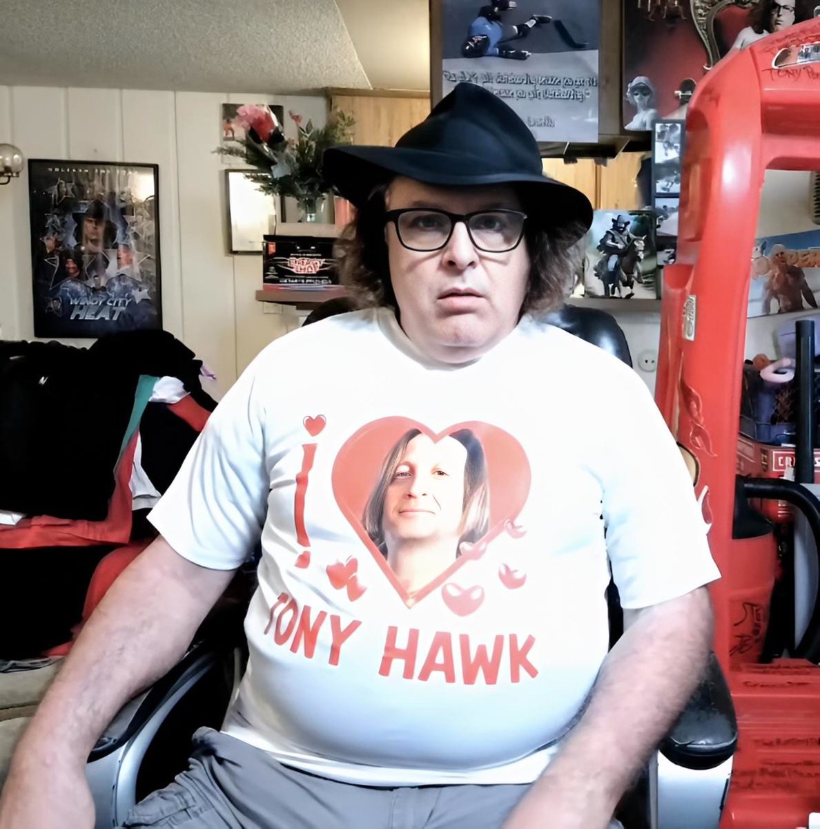 Perry Caravello Live tweet media