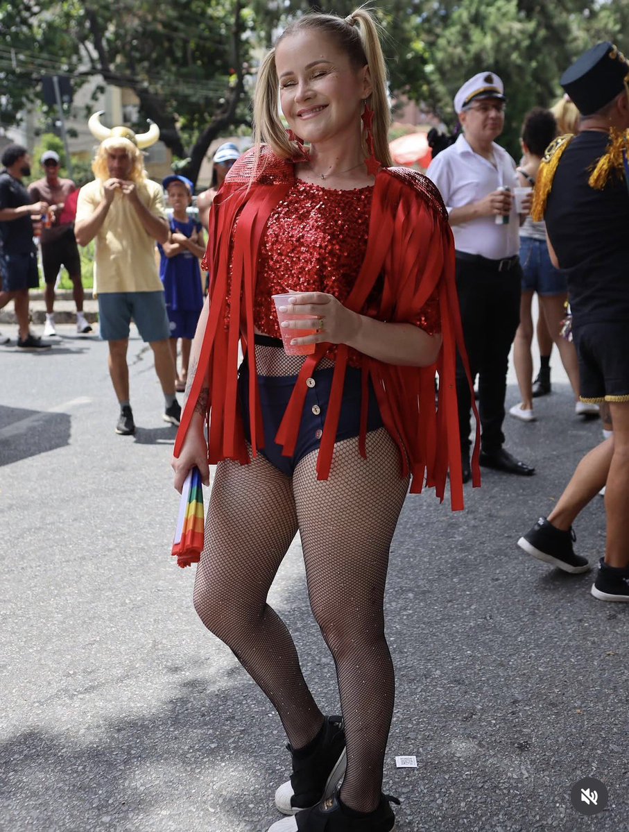 carol oliva 🚩 tweet media