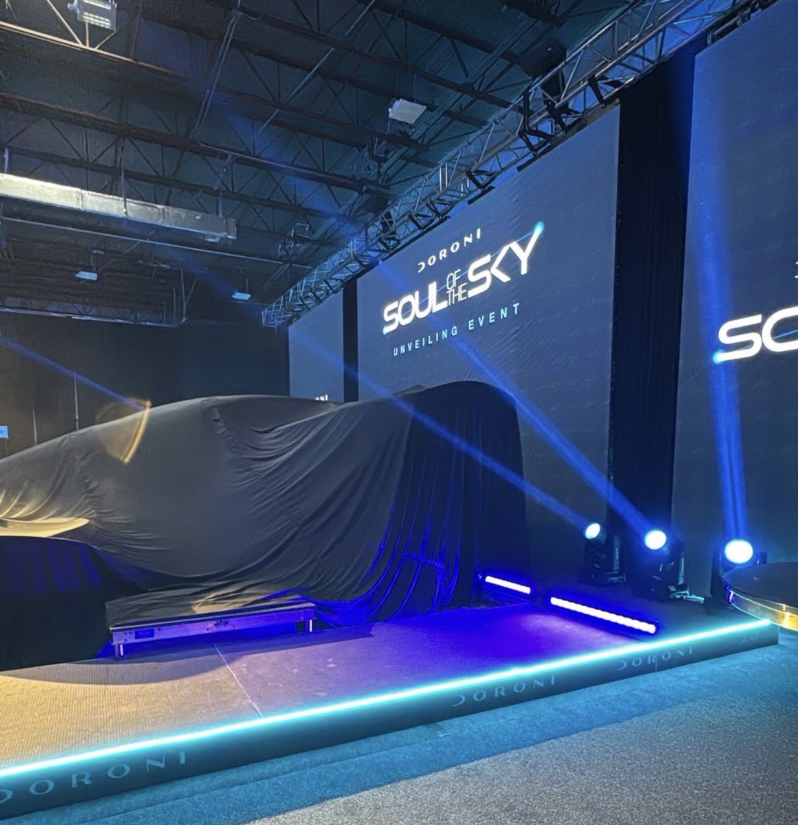 Doroniaero's tweet photo. Unveiling in 2 hours (8:30 PM EST) 

Join us live! https://t.co/70RKBRq1Jp