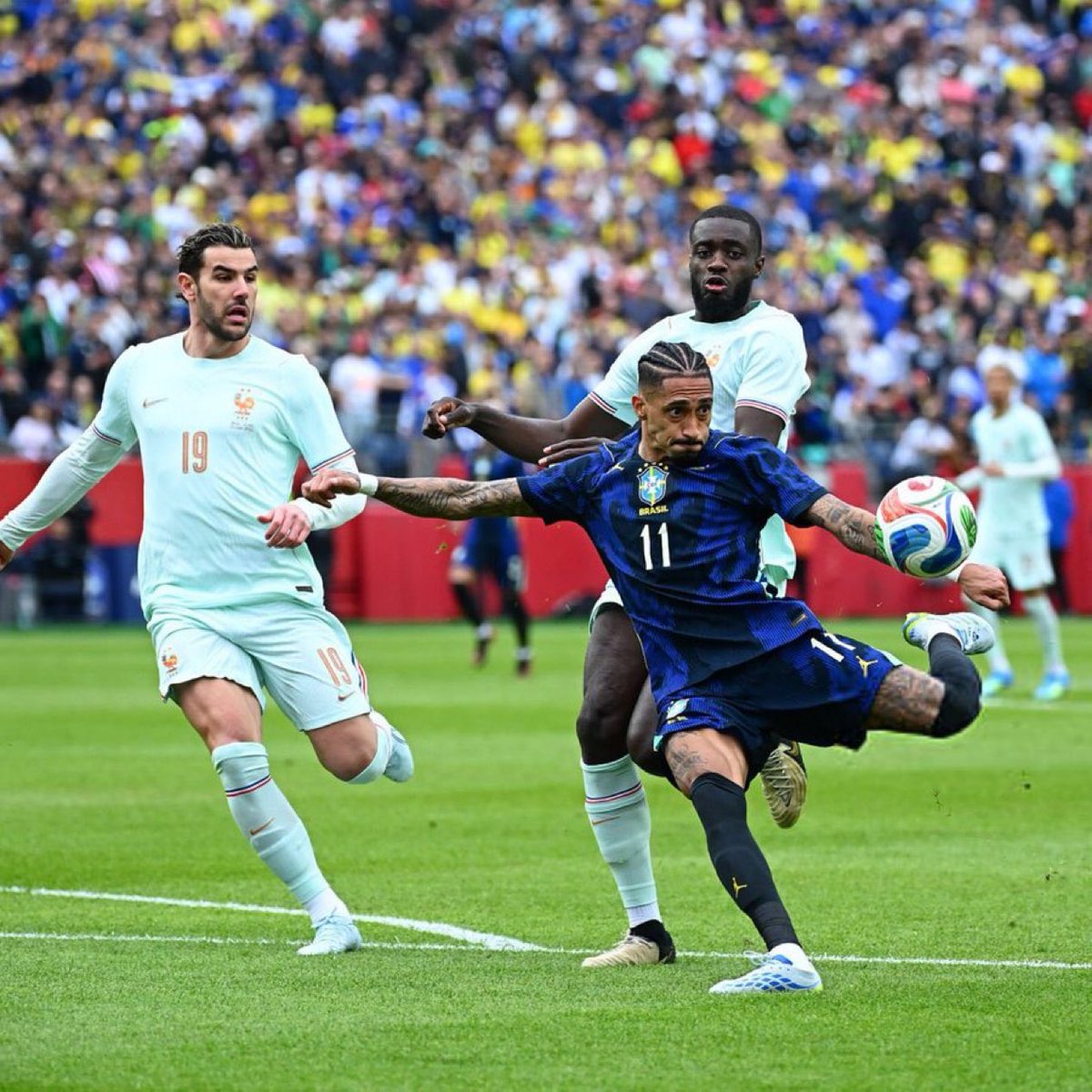 Som I Serem FCB tweet media