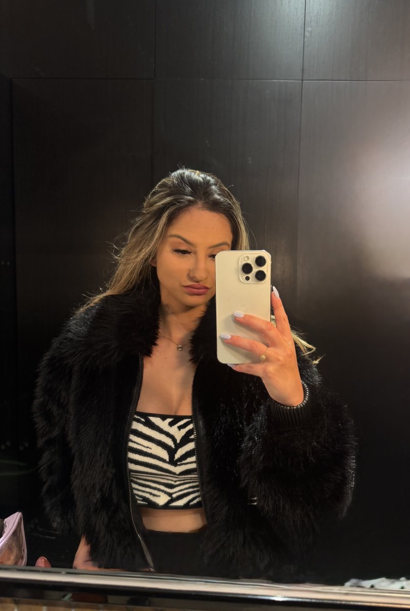 Jana 👑 tweet media