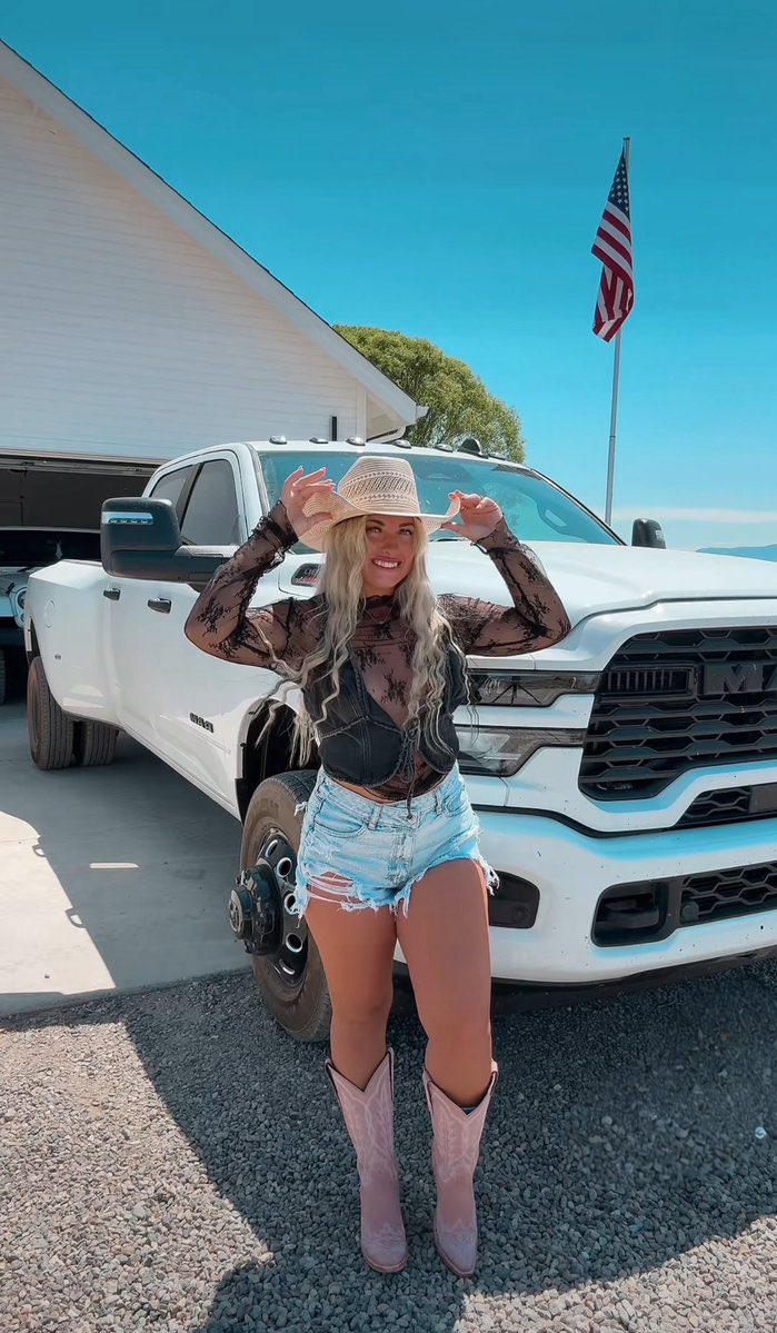 Arizona mae tweet media