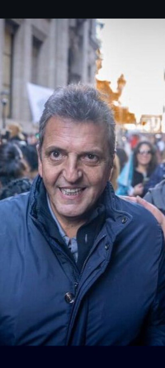 Massa fue a declarar como testigo y mintió.
En otro país queda detenido acá no.