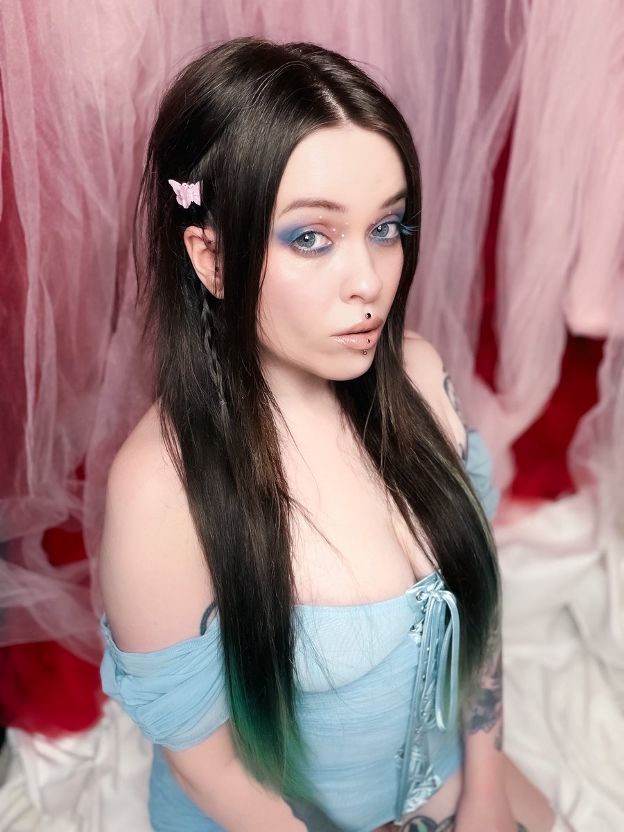 kels 🦇 tweet media