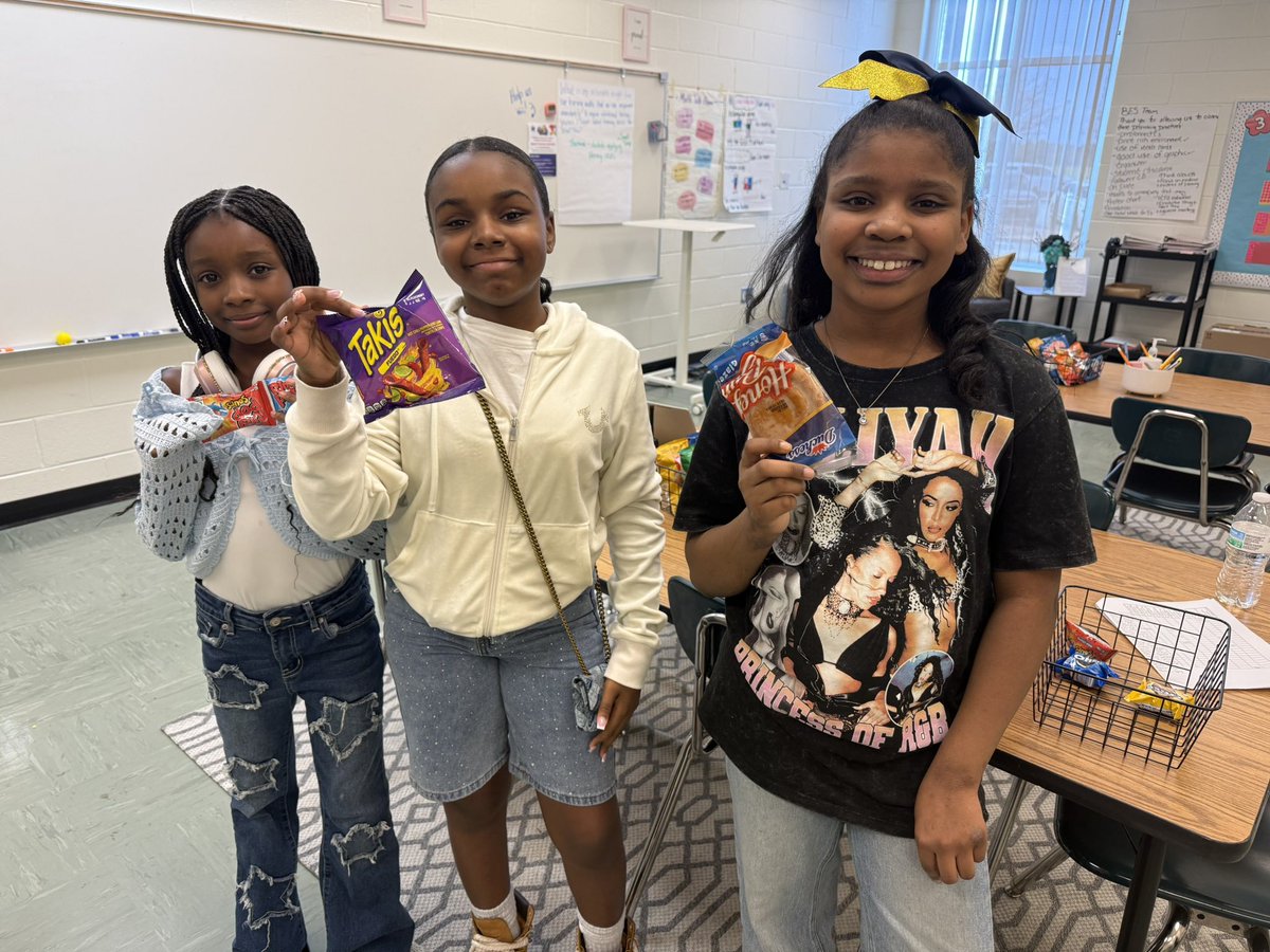 KiaChavous's tweet image. Shoutout to our amazing students 🎉📚! Crushing those iReady lessons with 80% or higher AND earning a snack reward 🍎👏 Keep up the hard work—success looks good on you! #StudentSuccess #iReady #KeepLearning @BES_hcs @FreesEdWorld @RoxannEvan46848