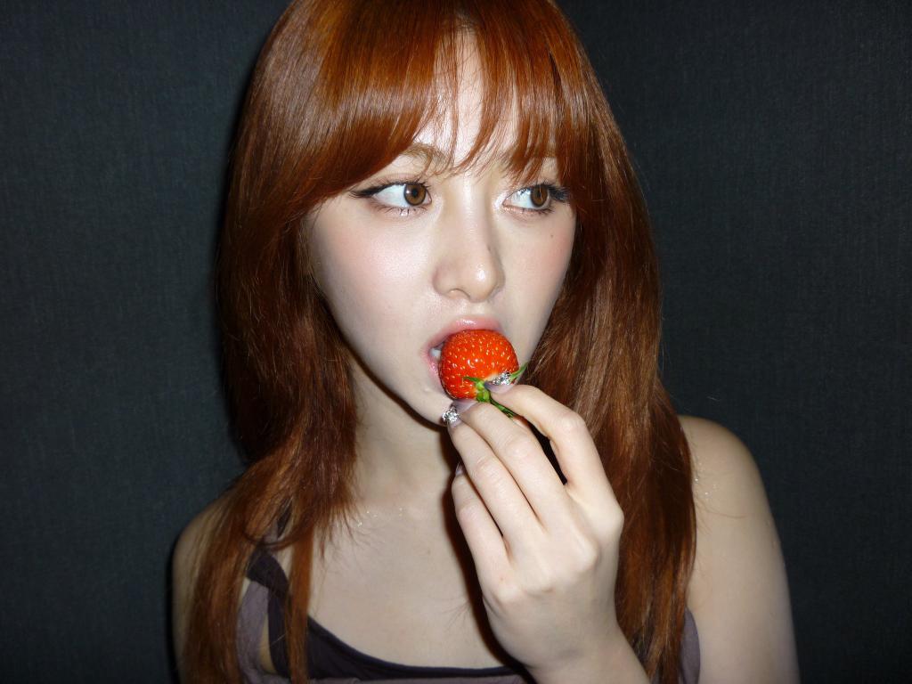 Yunjin Pics tweet media