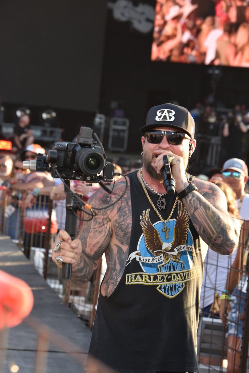 CC Exchange Gates tweet media