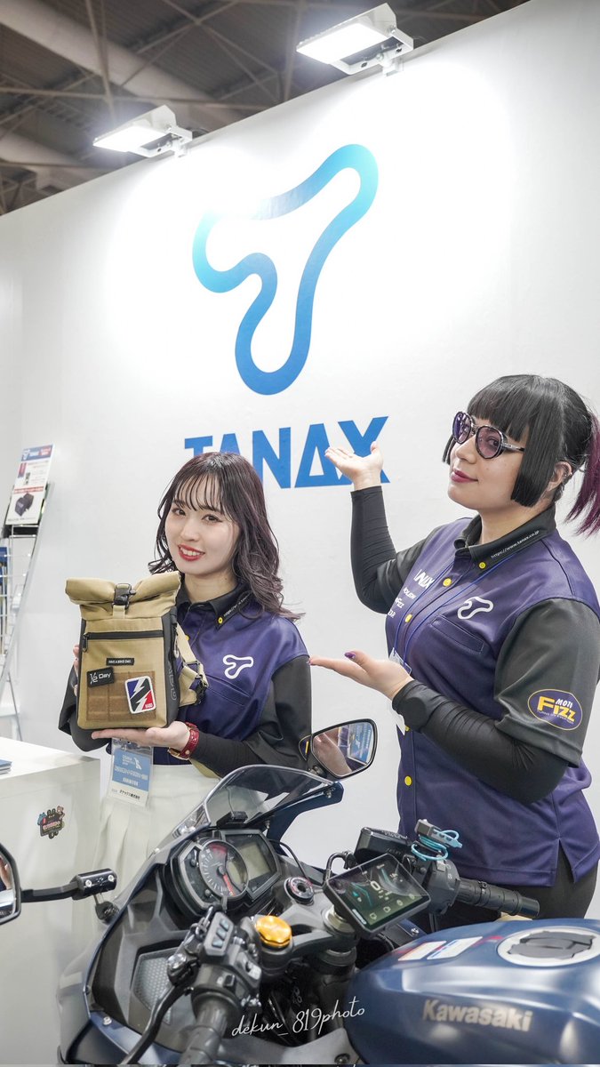 Sherry💜 バイクに乗るメガネモデル tweet media