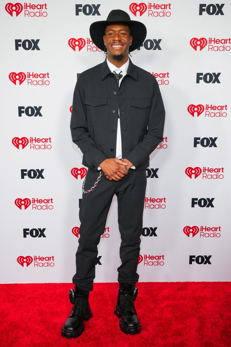 On The Red Carpet tweet media