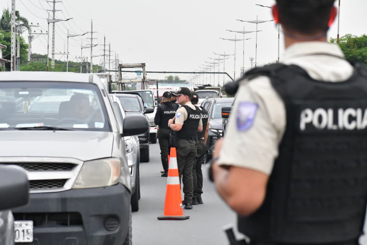 Policía Ecuador Guayaquil - Zona8 tweet media