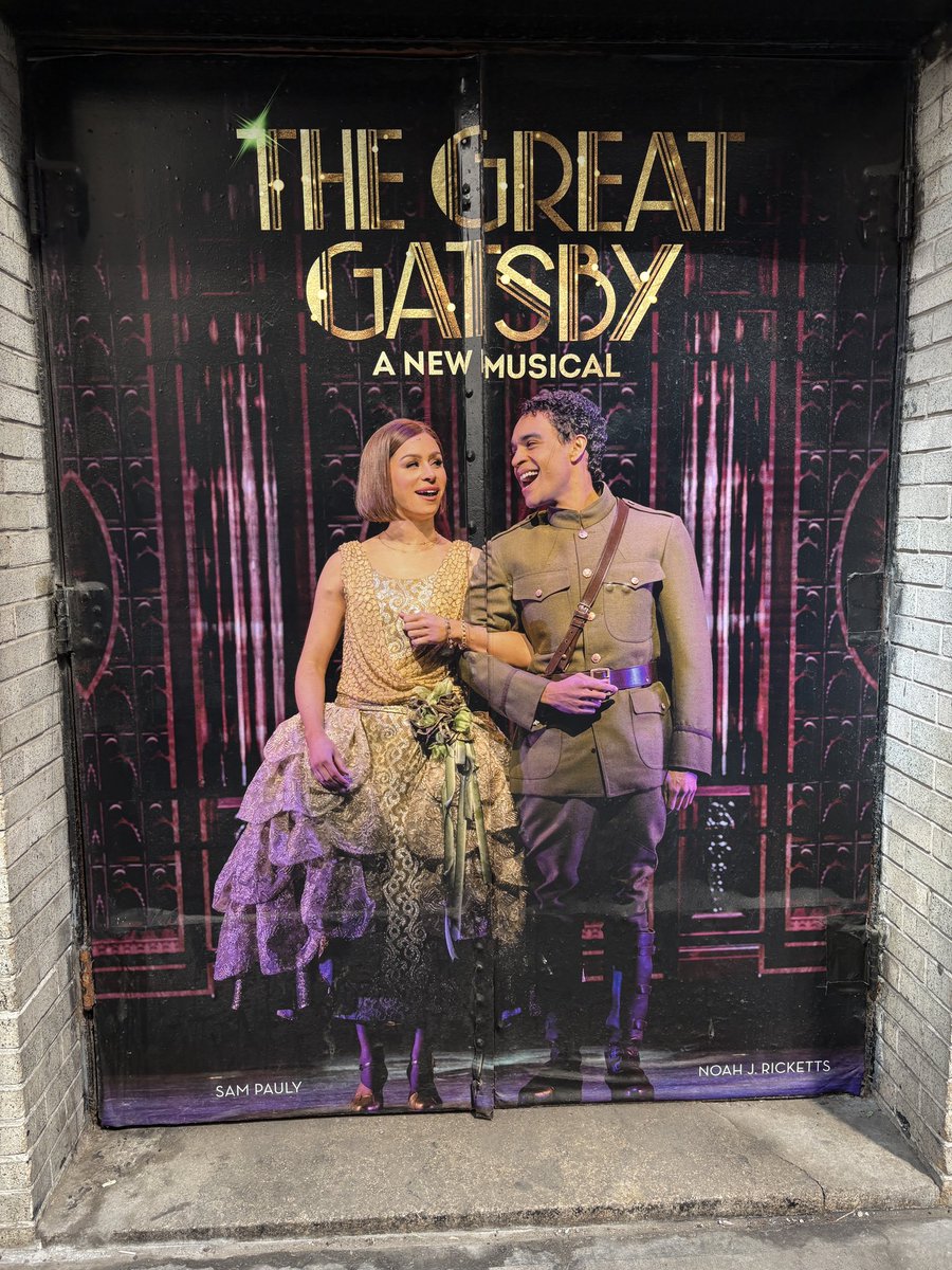 Man in Chair tweet media