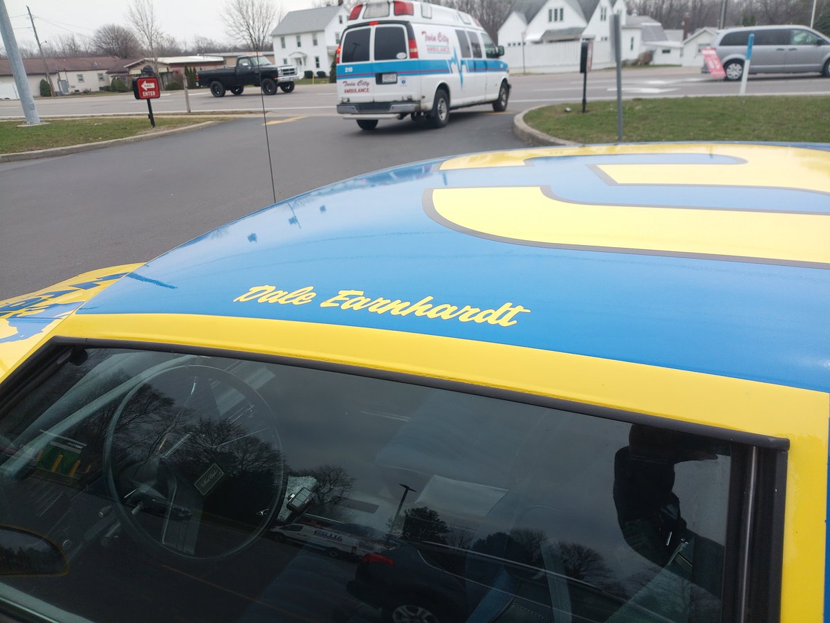 windyman56's tweet photo. @DaleJr the Northeast love is strong! Spotted in Williamsville, NY, no idea who the owner is but this is one of the best tributes I've ever seen. https://t.co/3yLmkzbzv0