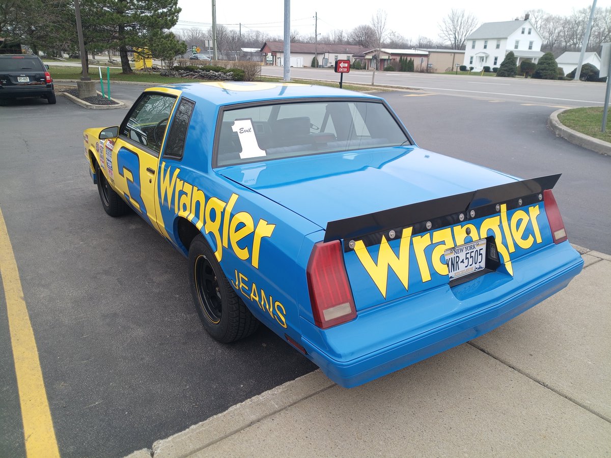 windyman56's tweet photo. @DaleJr the Northeast love is strong! Spotted in Williamsville, NY, no idea who the owner is but this is one of the best tributes I've ever seen. https://t.co/3yLmkzbzv0