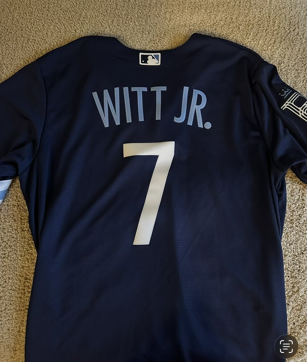 SpookySportsCards tweet media