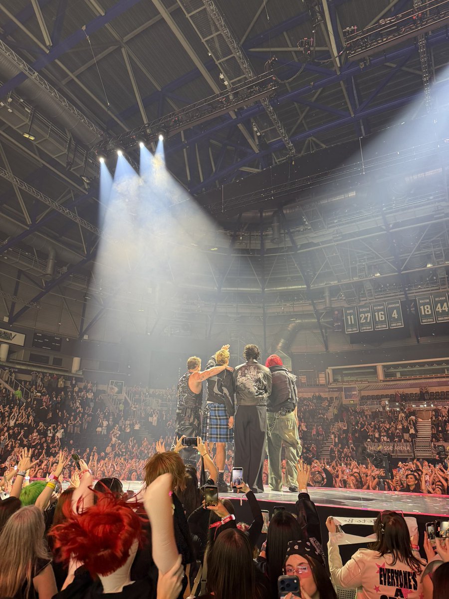 Sandra ⭐️ tweet media