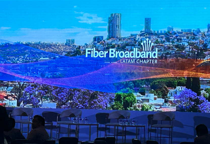 ciberhf's tweet photo. La oportunidad de asistir a las conferencias  organizadas por Fiber Broadband Association un espacio para hacer networking con colegas ISP,  adquirir conocimientos sobre la industria de telecomunicaciones y generar sinergia con los partners que conocimos durante  el día. https://t.co/PC2vhMu61K