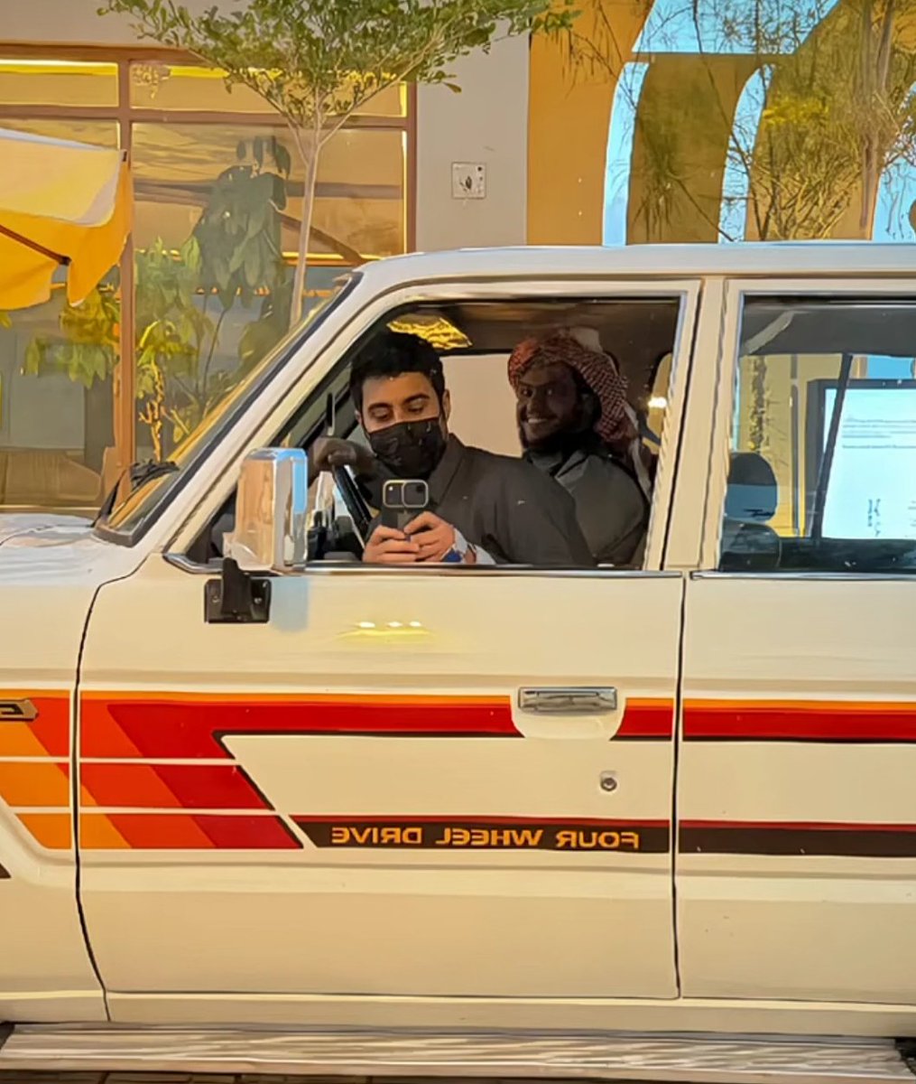 فِـيولا tweet media