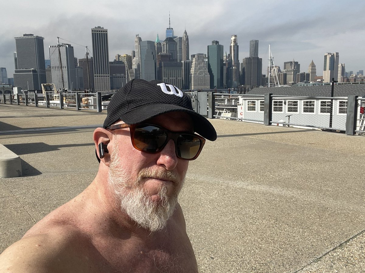 danielantonnyc's tweet photo. @cashterpillar Coming back to NYC? 😋 It was 70 degrees today! https://t.co/HxIpDDfTGk