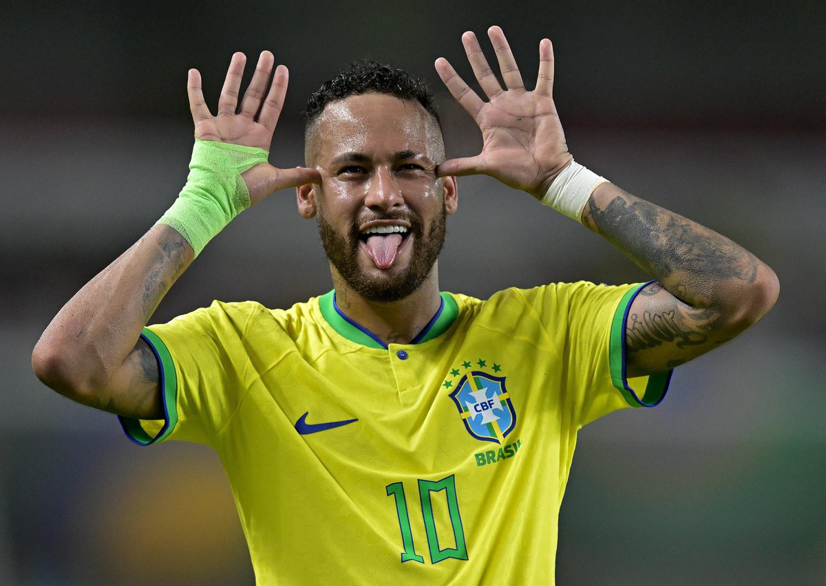 Ajukwugifted's tweet photo. Sorry Vinicius Junior no matter how much you try, you can never be him 
Neymar Junior is him, he has the Aura of a Brazilian and he is the last of his breed 
#FranceBrazil
#Neymar https://t.co/TpcVQZYbXp
