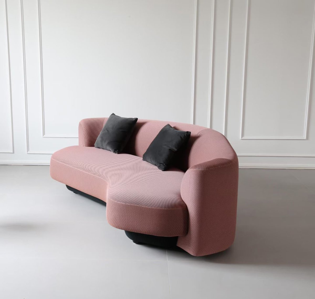 akommodation's tweet image. The combination of traditional and modern influences creates an eye-catching piece you’ll be proud to display in your home. 

#akommodation #interiordesign #sofadesigns #furnituredesign #homefurnishings