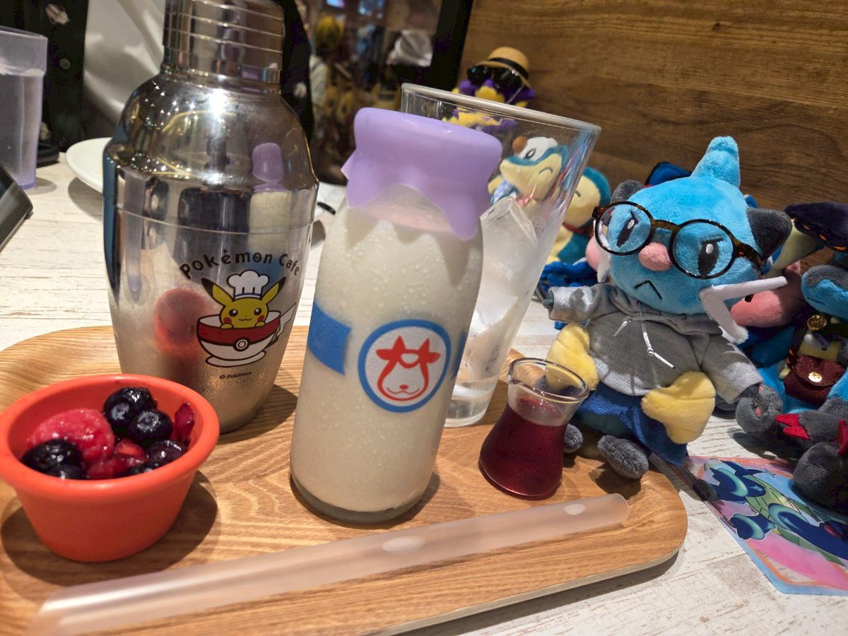 トレーナーの皆様にお願いが…
みんなの自慢のポケモンたちの
写真とか見せてもらえませんか

やっぱし池袋のポケセン現場に居合わせたのがきつくて

ポケモン大好きなんです！
ポケモンはいいぞってしたくて
トラウマになんてしたくなくて

頼むみんなの自慢の子見せて！！