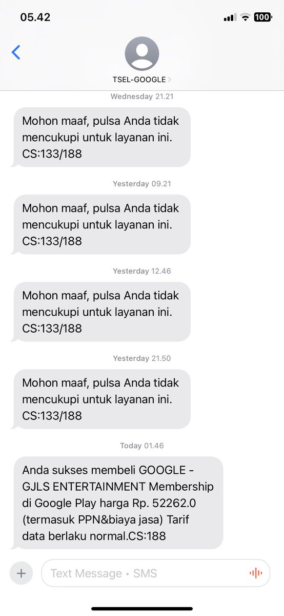 mintddungie's tweet photo. @Telkomsel tolong dong min. saya gaada langganan ini tiba2 pulsa kena potong. pulsanya mau dibeli paket internet ini. yaelah 😭 https://t.co/zuaC5kHqf9