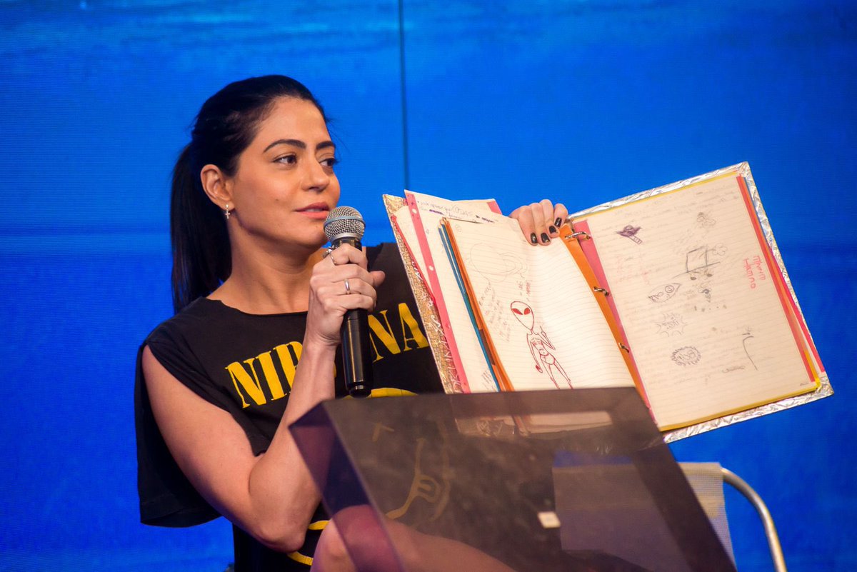 * Carol Castro * tweet media