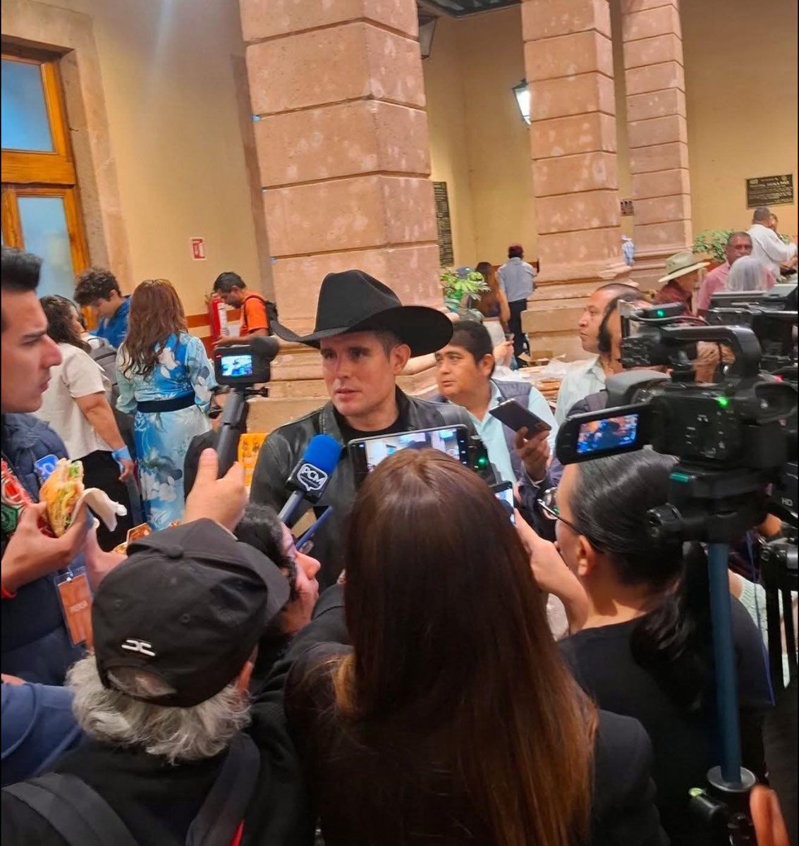 DRA. MERCEDES PAVON "SUPERMUELITA FIFÍ" tweet media