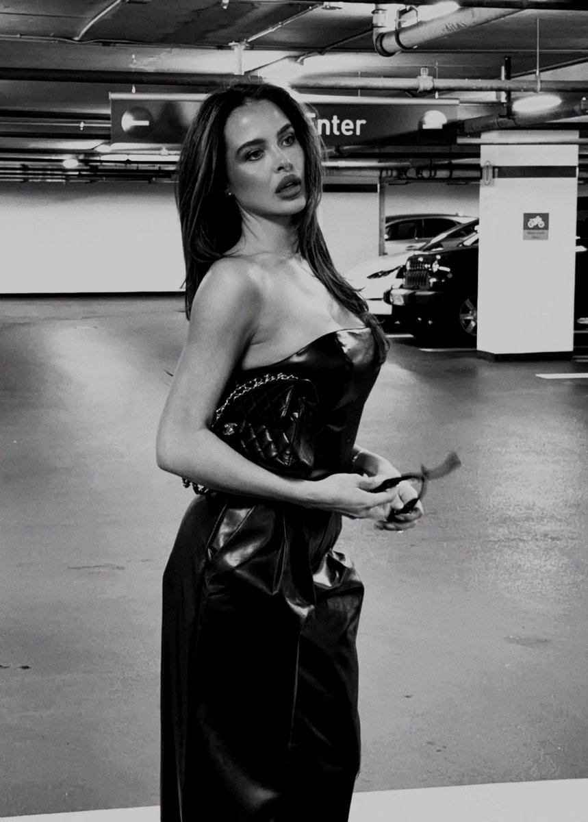 𝑚𝑎𝑟𝑎. tweet media