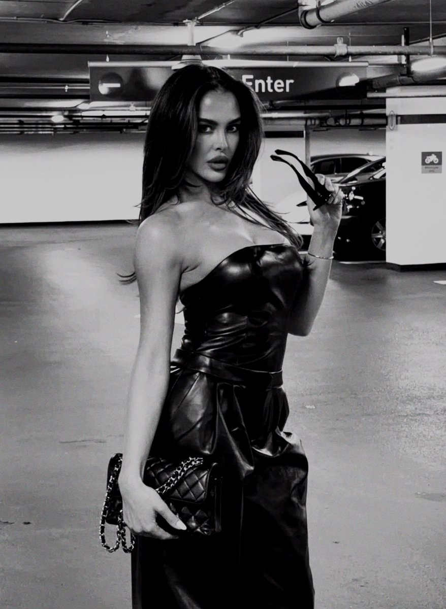 𝑚𝑎𝑟𝑎. tweet media