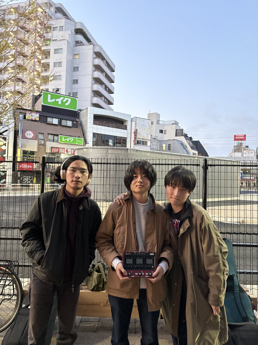 HikariBunkai's tweet photo. Flowers Loft ありがとうございました。
次回、大阪難波ベアーズのライブから原祥太@rats_a_hayaが復帰します。

今日までの長い間、さとし@satoshisoftmaにサポートをしてもらいました。今後も一緒に演奏することがあると思いますので、引き続きよろしくお願いします。 https://t.co/zfkUOAJEbD
