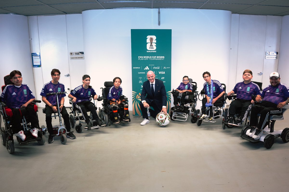 SancadillaNorte's tweet photo. Gianni Infantino, presidente de la FIFA, así como @FilizolaM y @samuel_garcias convivieron con mis compas de @PowerchairMx https://t.co/5AVubDUTeT