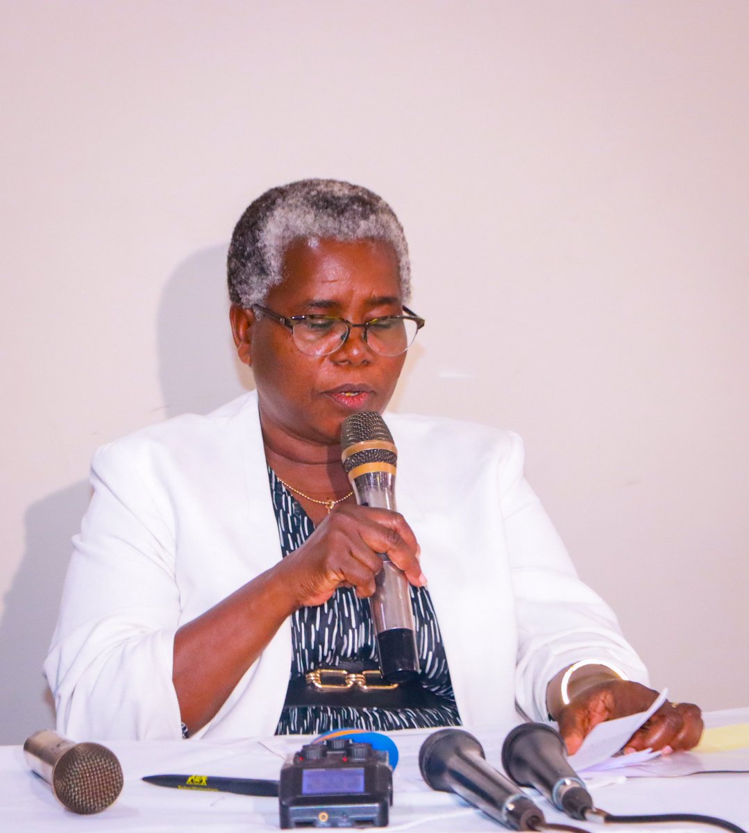 msp_burundi's tweet image. #Burundi : tenue d’un #dialogue pays pour la préparation de la demande de financement #GC8
Le Ministre Dr @Lydwinebara/du @msp_burundi, également Président de l’Instance de Coordination Nationale (#ICN) des subventions du #Fonds mondial de lutte contre le #VIH/Sida, la