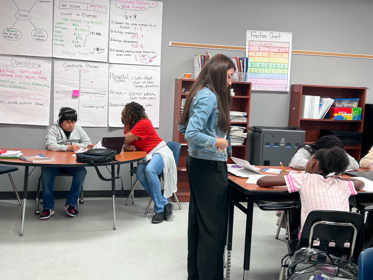 dr_dharvey's tweet photo. ALL HANDS ON DECK at @JonesES_AISD! 🚀 A district coach, IS, classroom teachers, inclusion teacher, and GAP teacher collaborating to ensure our Ss are Game Day ready. This is teamwork in action! @LitCoachLife @sepulvedalynnet @carlonda_davis @JoAnnNPayne https://t.co/a4u6rpfnQy