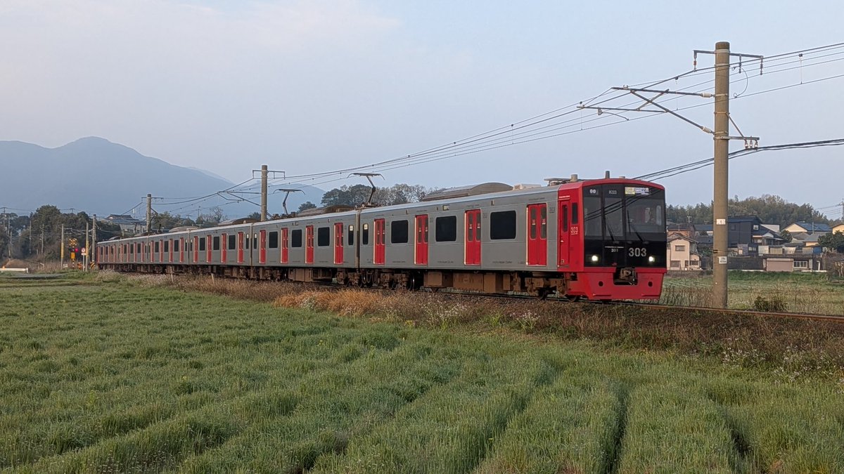 おはようございます。 今朝は晴れ☀️ 筑肥線は7:50現在、平常通りに運行中です。 310C～311C〜316C E14 620C〜621C ...