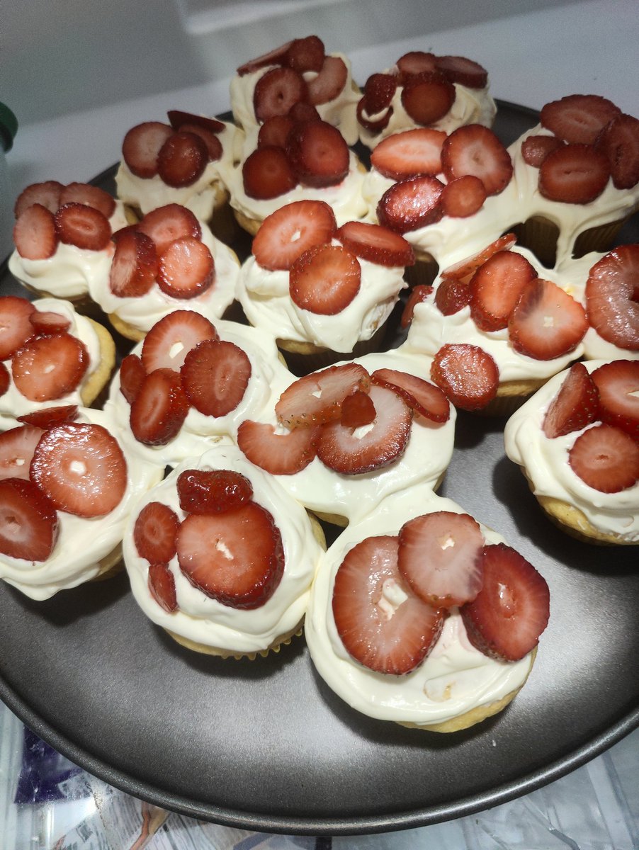 Sandy Lightning tweet media