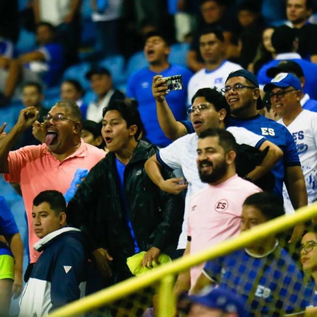 CronicasDePrimera SV tweet media