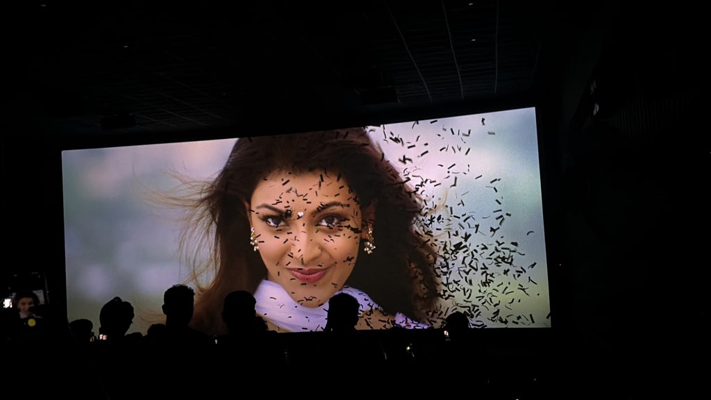 PriyaRC_4's tweet photo. Whatttttt aaaa womennnn @MsKajalAggarwal 🙇‍♀️🤍 https://t.co/W2dZqyTqI9