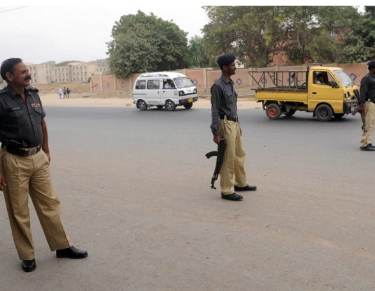 "Shocking: Armed men robbed medical students inside their Jinnah College van near New Town, Karachi. Valuables including mobiles and jewellery taken at gunpoint. Police investigating. Student safety fails again!" #SindhGovtPPP