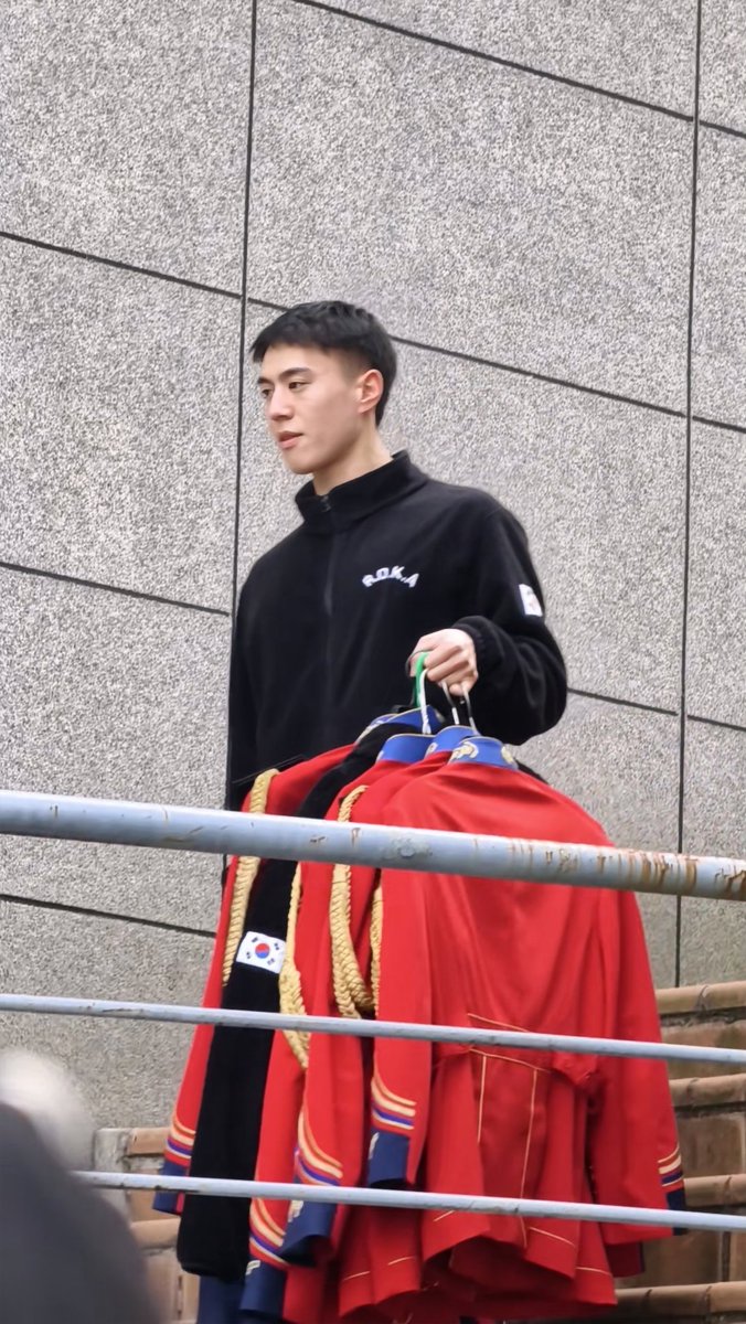 B۫ ɛɛ я.•°•♪withYu tweet media