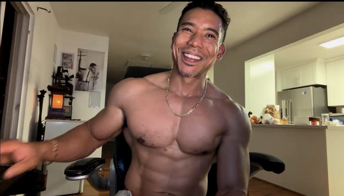 smoothripz's tweet photo. Check me
Out on @chaturbate right now!!
https://t.co/cJndMf2kJZ https://t.co/uWXwqdZ0jh