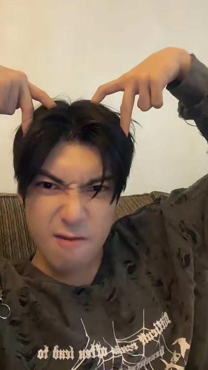 ➤ acey tweet media